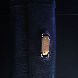 Women’s Gucci wallet